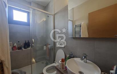Vizyon 35 Sitesinde Havuzlu Ebeveyn Banyolu Satılık 3+1 Daire