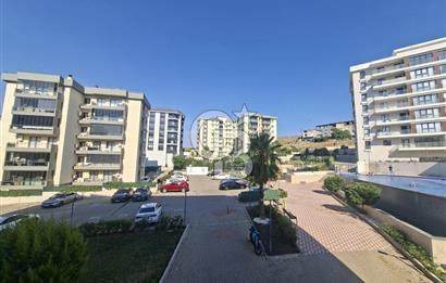 Vizyon 35 Sitesinde Havuzlu Ebeveyn Banyolu Satılık 3+1 Daire
