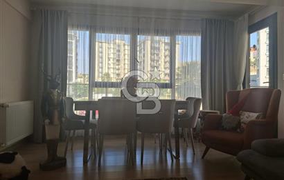 Vizyon 35 Sitesinde Havuzlu Ebeveyn Banyolu Satılık 3+1 Daire