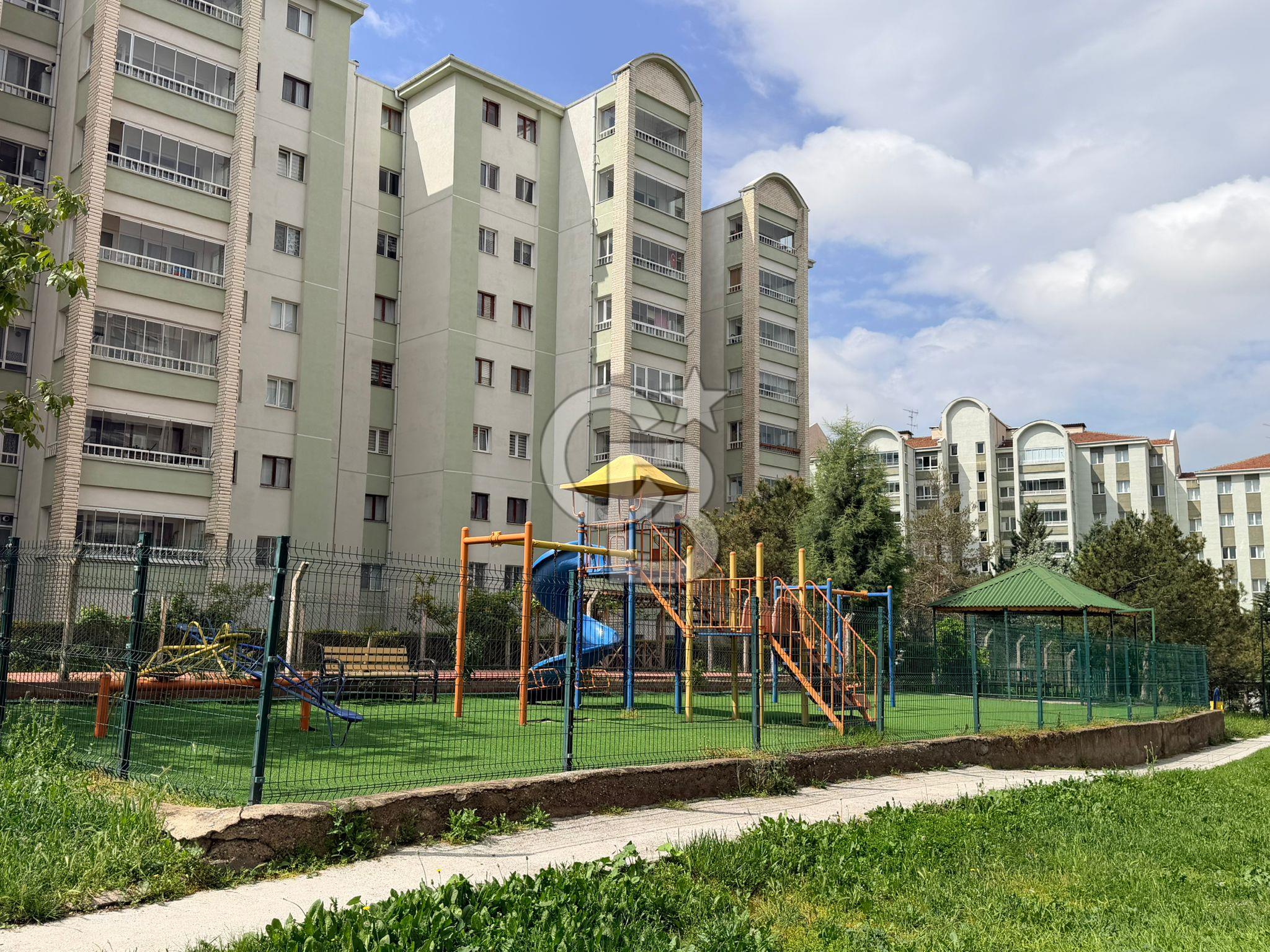 BATI ADLİYESİ YAKINI 3+1 SİTE İÇİNDE YAPILI SATILIK DAİRE