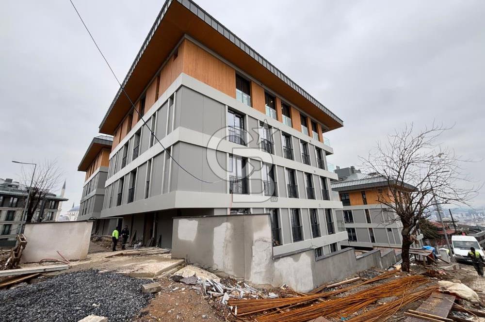 Üsküdar Ala Çamlica 2 Satilik 4+1/ 3 Banyolu Site içinde Daire