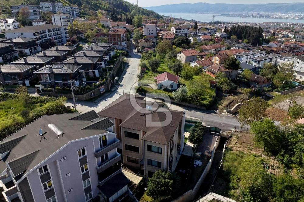 CB ENVOY Gölcük Saraylı'da Deniz Manzaralı 5+1 Tripleks Villa