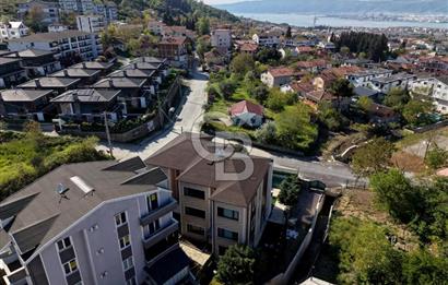 CB ENVOY Gölcük Saraylı'da Deniz Manzaralı 5+1 Tripleks Villa