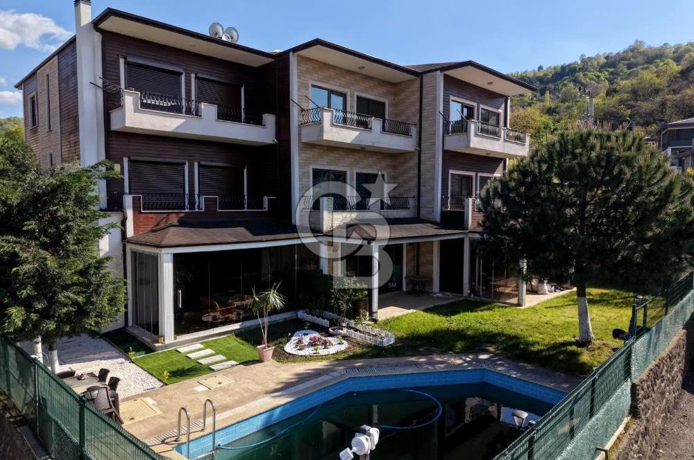 CB ENVOY Gölcük Saraylı'da Deniz Manzaralı 5+1 Tripleks Villa