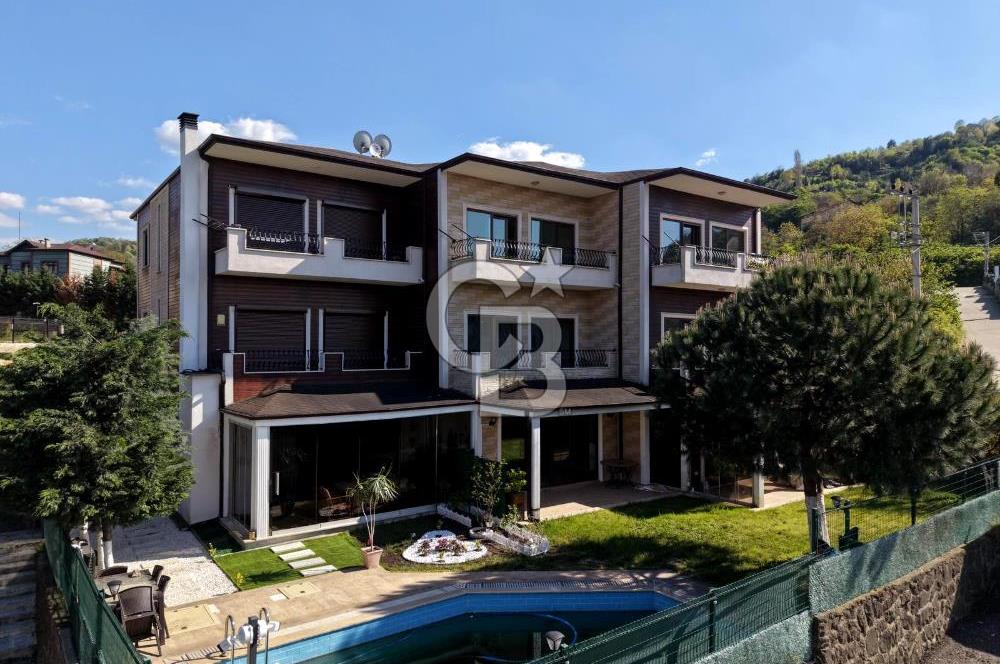 CB ENVOY Gölcük Saraylı'da Deniz Manzaralı 5+1 Tripleks Villa