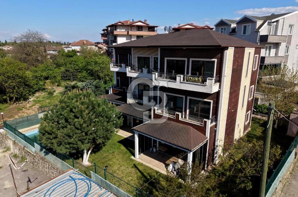 CB ENVOY Gölcük Saraylı'da Deniz Manzaralı 5+1 Tripleks Villa