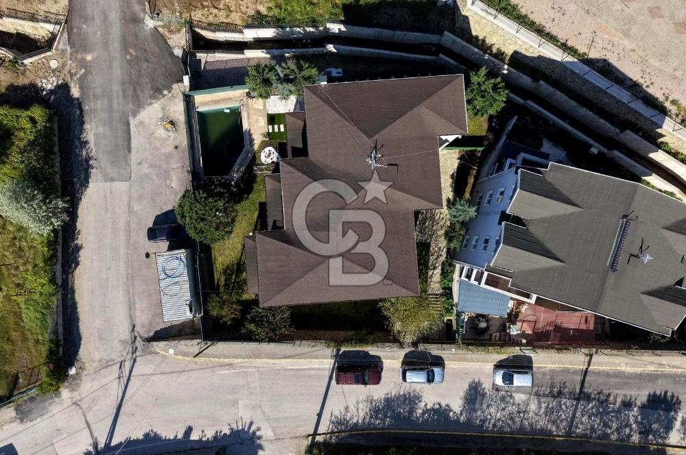 CB ENVOY Gölcük Saraylı'da Deniz Manzaralı 5+1 Tripleks Villa