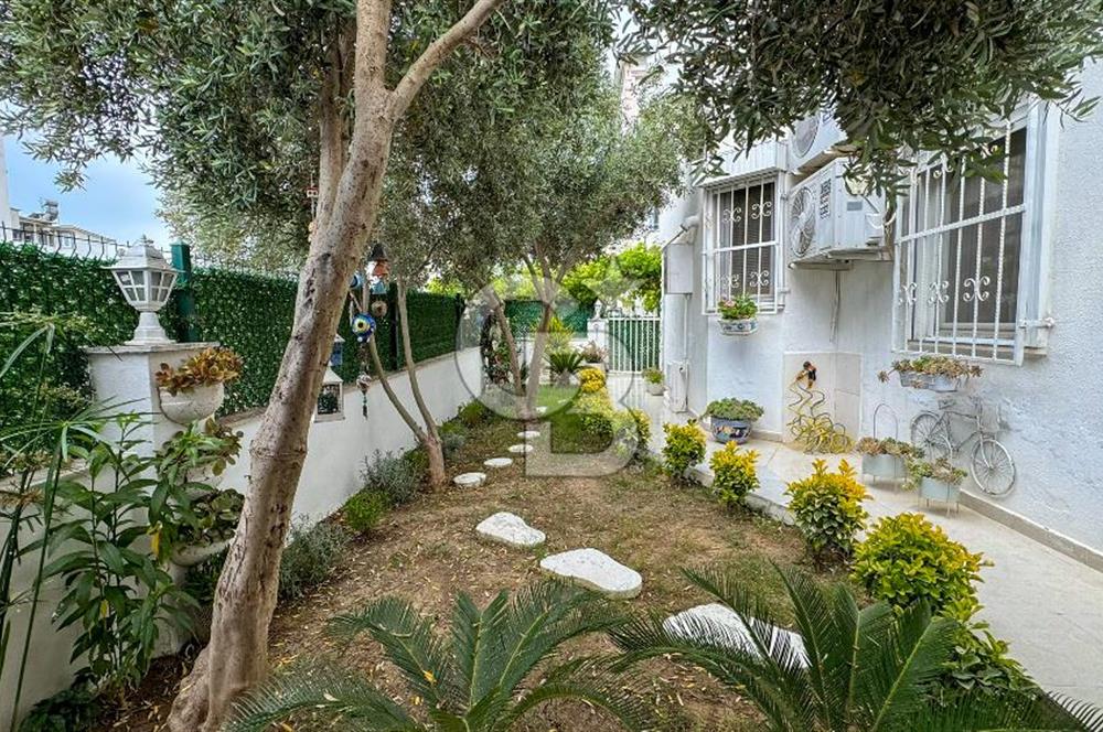 Bahçeli Müstakil Villa | 4+1 Tripleks | Land of Legends'a 1 Km
