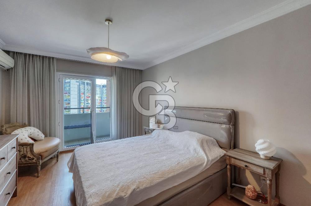 Karşıyaka Soyak Mavişehir'de Satılık 4+1 Güney Cephe Daire
