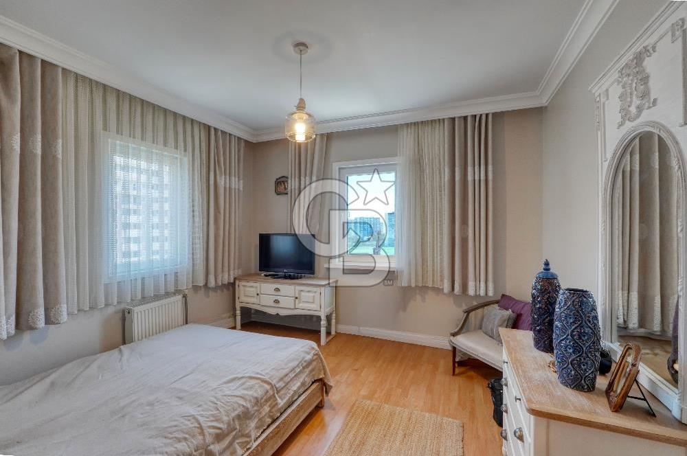 Karşıyaka Soyak Mavişehir'de Satılık 4+1 Güney Cephe Daire