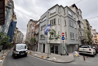 AİRBNB'YE UYGUN! KÖŞE KONUMLU KİRALIK BİNA3 DAİRE 2 DÜKKAN - 1 - 353094