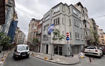 AİRBNB'YE UYGUN! KÖŞE KONUMLU KİRALIK BİNA3 DAİRE 2 DÜKKAN