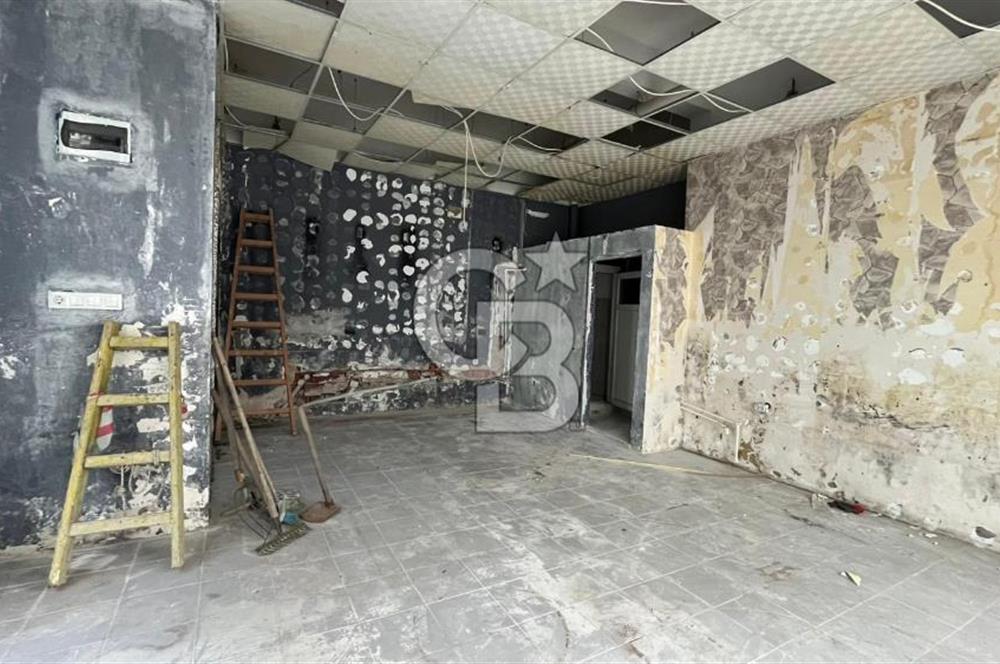 BORNOVA BARBAROS MAH. ÇOLPAN SİTESİ İÇİ WC’Lİ 38m² KİRALIK DÜKKAN