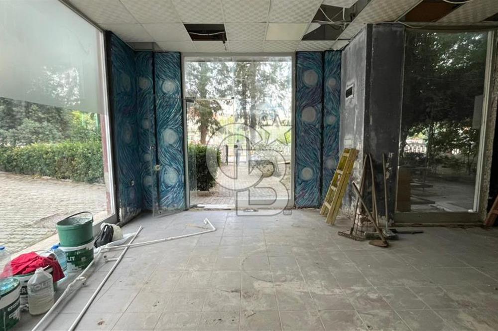 BORNOVA BARBAROS MAH. ÇOLPAN SİTESİ İÇİ WC’Lİ 38m² KİRALIK DÜKKAN