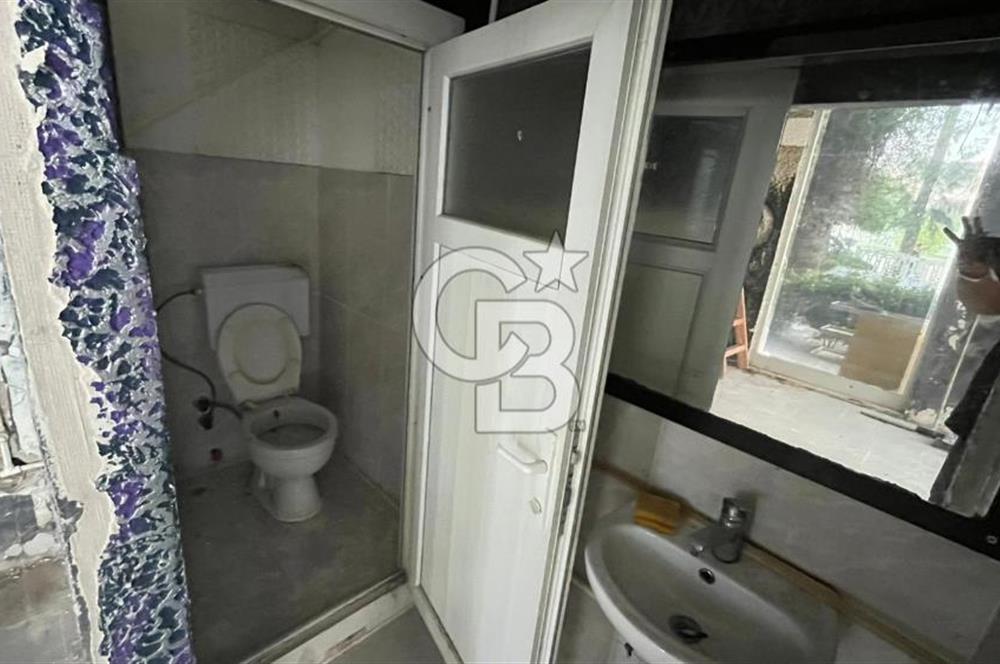 BORNOVA BARBAROS MAH. ÇOLPAN SİTESİ İÇİ WC’Lİ 38m² KİRALIK DÜKKAN