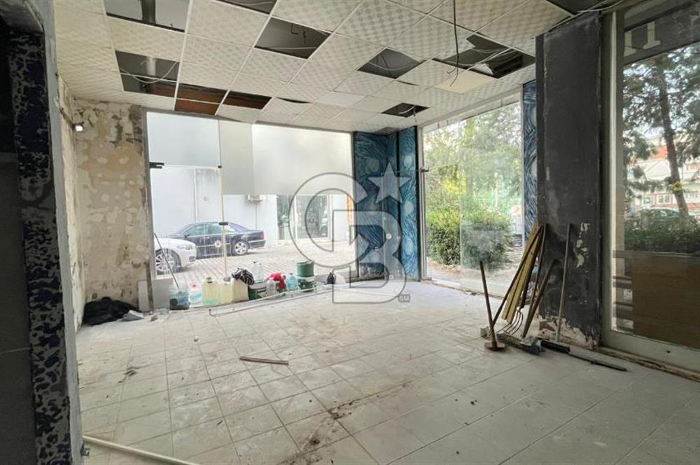 BORNOVA BARBAROS MAH. ÇOLPAN SİTESİ İÇİ WC’Lİ 38m² KİRALIK DÜKKAN