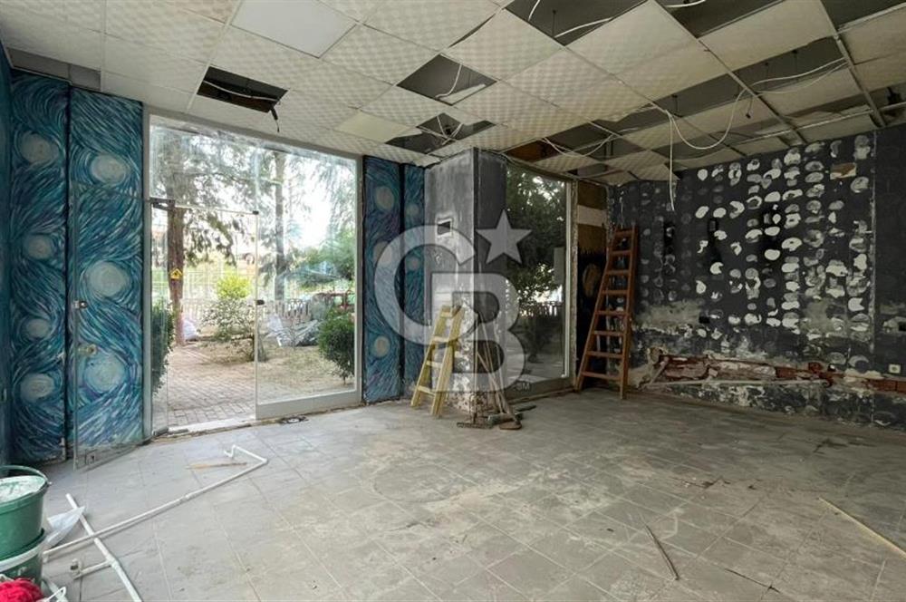 BORNOVA BARBAROS MAH. ÇOLPAN SİTESİ İÇİ WC’Lİ 38m² KİRALIK DÜKKAN