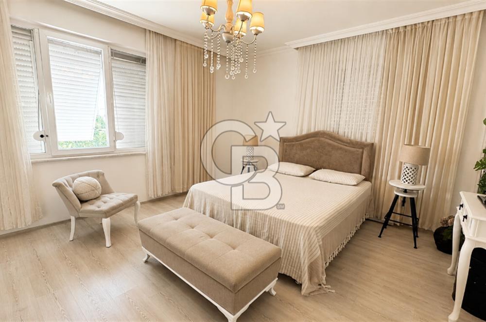 Bahçeli Müstakil Villa | 4+1 Tripleks | Land of Legends'a 1 Km