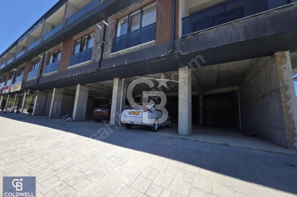 Başiskele Hürriyet Cadde Üzerinde 230 m2 Kiralık Dükkan & Mağaza