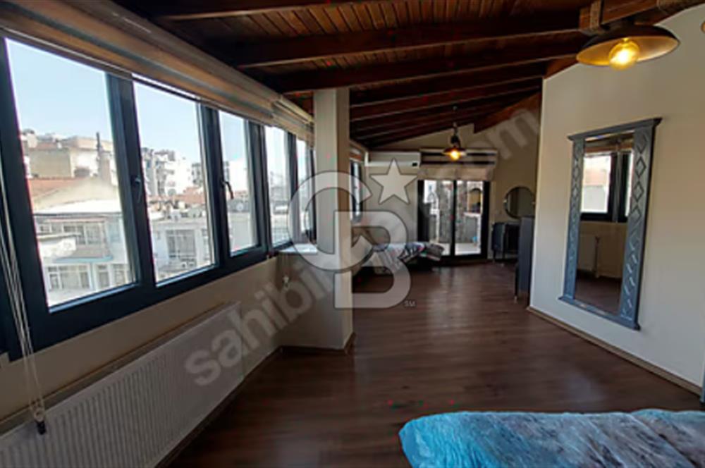 KARŞIYAKA'DA DENİZ MANZARALI ÇİFT BANYO ÇİFT SALONLU DUBLEX 4+2