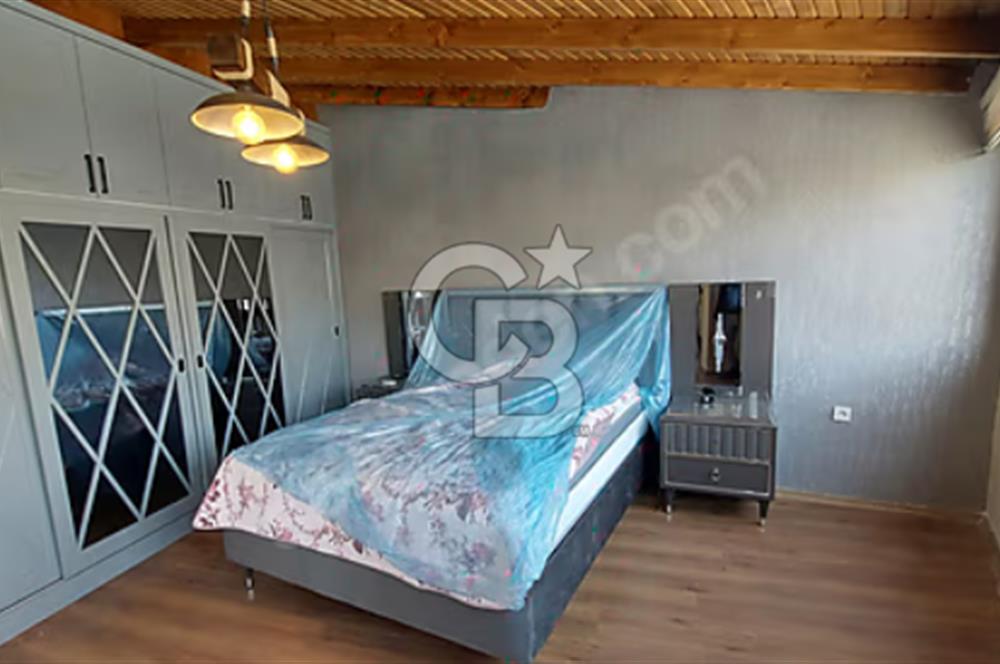 KARŞIYAKA'DA DENİZ MANZARALI ÇİFT BANYO ÇİFT SALONLU DUBLEX 4+2
