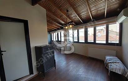 KARŞIYAKA'DA DENİZ MANZARALI ÇİFT BANYO ÇİFT SALONLU DUBLEX 4+2