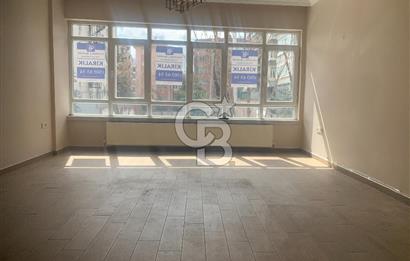 MALTEPE METROSU YANI GMK BILVARINDA TERASLI KİRALIK OFİS