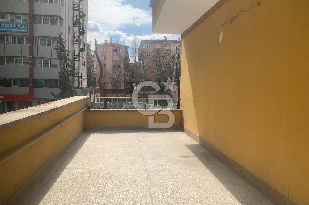 MALTEPE METROSU YANI GMK BILVARINDA TERASLI KİRALIK OFİS