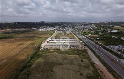 ANTALYA OTONOMİDE ARAÇ TAKASINA UYGUN SATILIK DÜKKAN/İŞ MERKEZİ