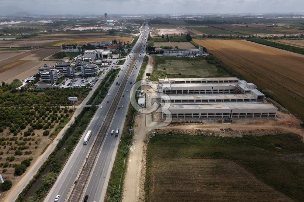 ANTALYA OTONOMİDE ARAÇ TAKASINA UYGUN SATILIK DÜKKAN/İŞ MERKEZİ