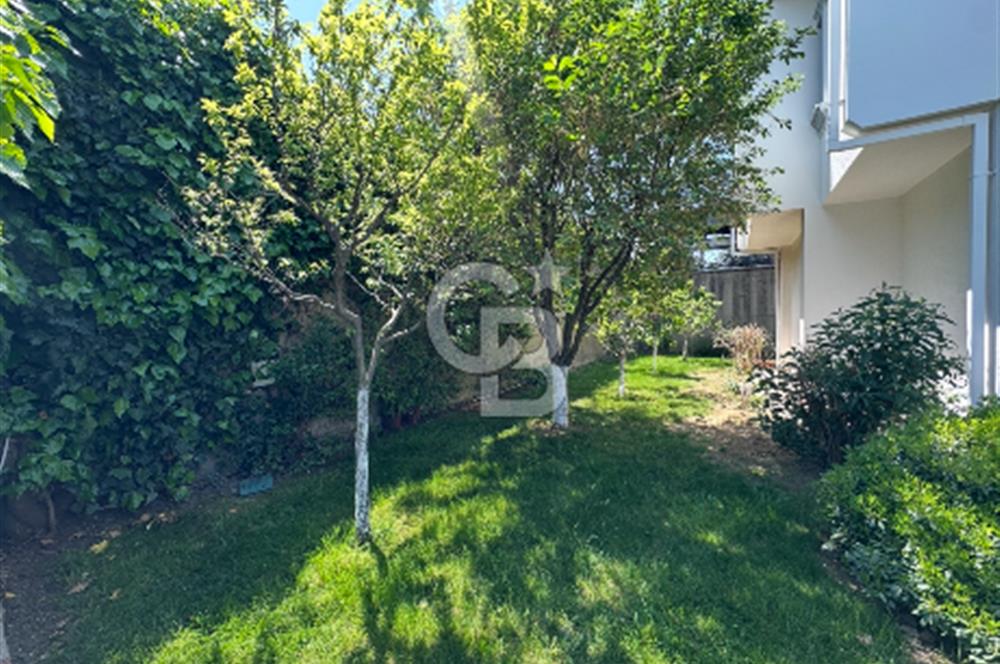 Mudanya Mürsel’de Muhteşem Doğa ve Deniz Manzarlı 6+2 Villa