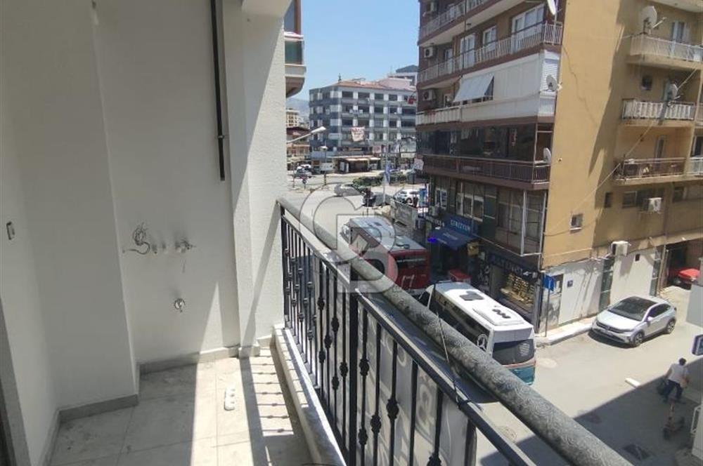 KARŞIYAKA ŞEMİKLER'DE MUHTEŞEM KONUMDA SATILIK 0 2+1 DAİRE