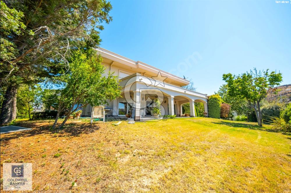 BADEMLER HİSAR EVLERİNDE KÖŞE KONUMLU SATILIK VİLLA
