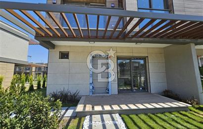 Altınova'da Havuzlu Sitede Kiralık 3+1 Dubleks