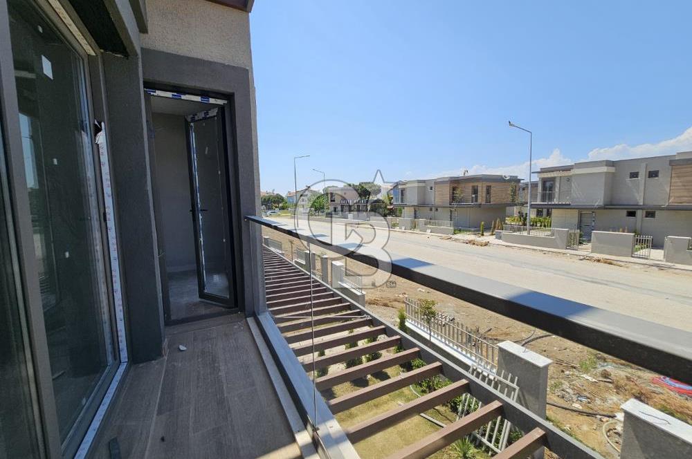 Altınova'da Havuzlu Sitede Kiralık 3+1 Dubleks