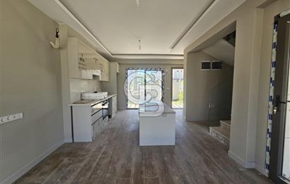 Altınova'da Havuzlu Sitede Kiralık 3+1 Dubleks