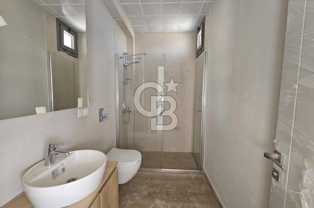 Altınova'da Havuzlu Sitede Kiralık 3+1 Dubleks
