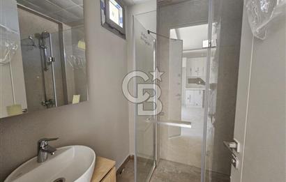 Altınova'da Havuzlu Sitede Kiralık 3+1 Dubleks