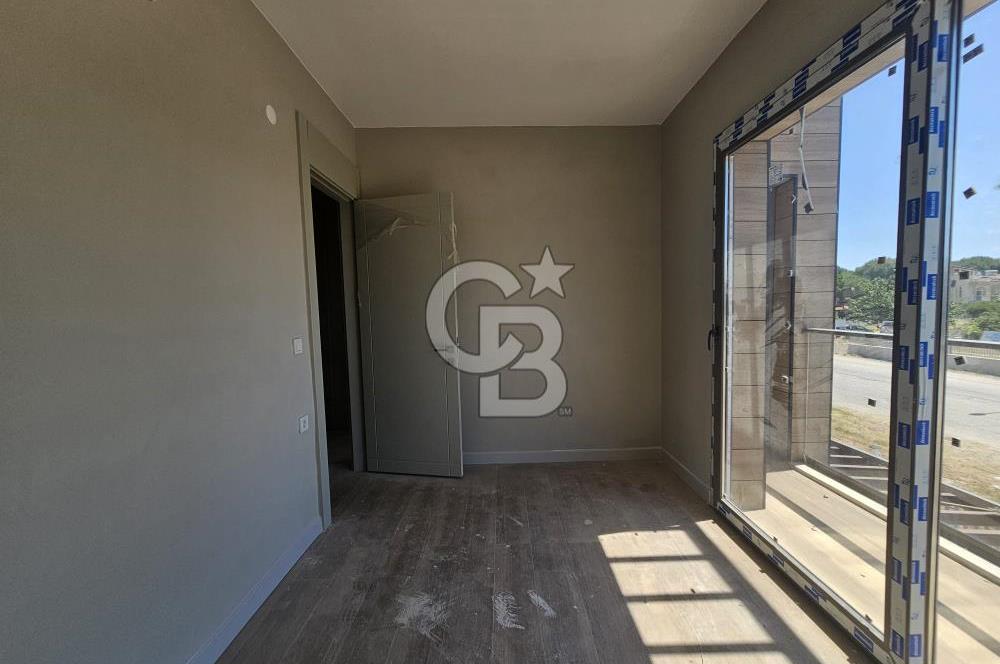 Altınova'da Havuzlu Sitede Kiralık 3+1 Dubleks