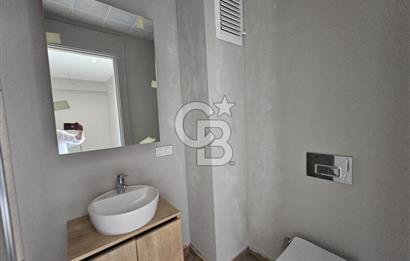 Altınova'da Havuzlu Sitede Kiralık 3+1 Dubleks