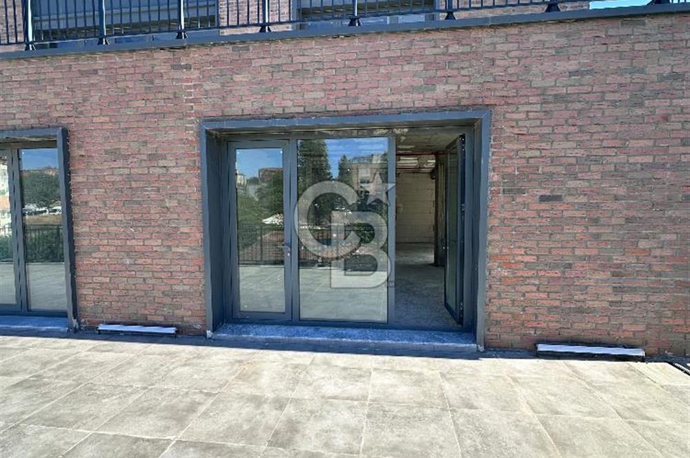 Batı Ataşehir Otto Barbaros’ta Teraslı Kiralık Ofis 