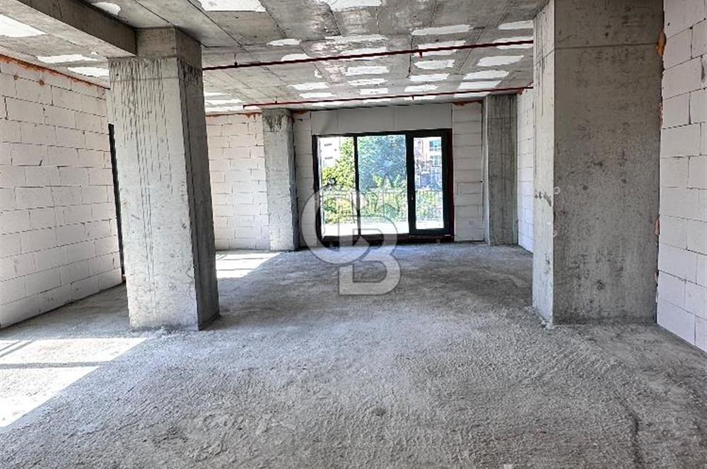 Batı Ataşehir Otto Barbaros’ta Teraslı Kiralık Ofis 