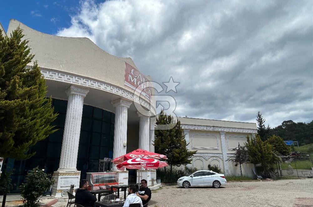 ANTALYA KUMLUCA BELEN'DE ANAYOL ÜZERİ SATILIK TİCARİ İMARLI BİNA