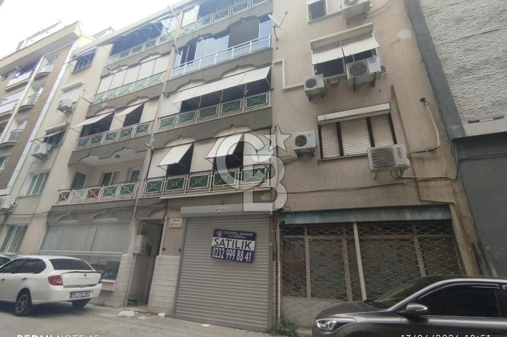 KARŞIYAKA ALAYBEY'DE; TUVALETİ OLAN, SAHİLE YAKIN SATILIK DÜKKAN