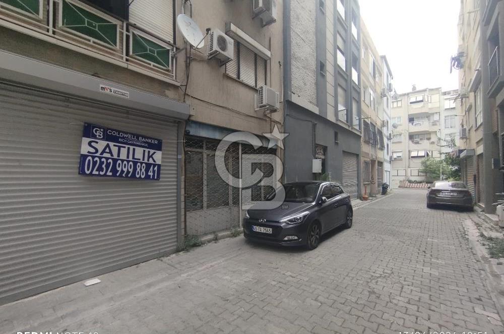 KARŞIYAKA ALAYBEY'DE; TUVALETİ OLAN, SAHİLE YAKIN SATILIK DÜKKAN