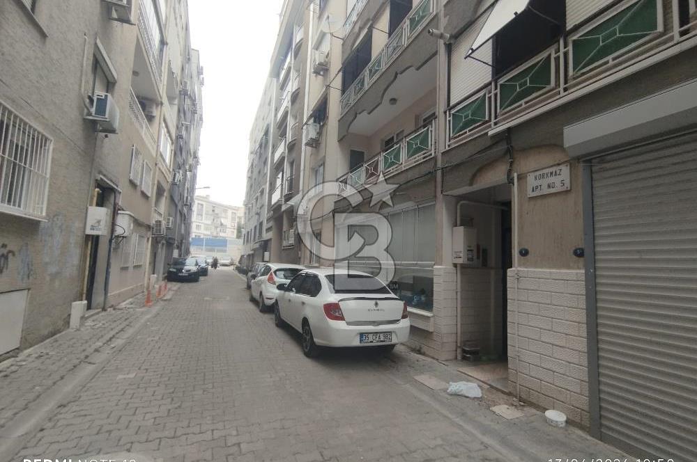 KARŞIYAKA ALAYBEY'DE; TUVALETİ OLAN, SAHİLE YAKIN SATILIK DÜKKAN