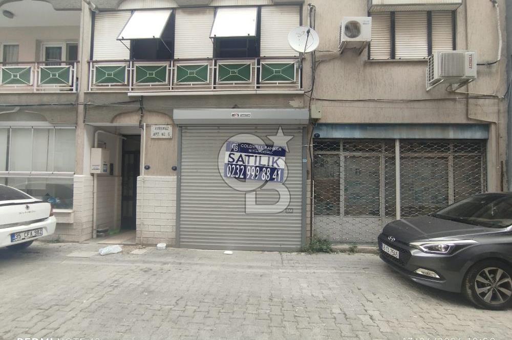 KARŞIYAKA ALAYBEY'DE; TUVALETİ OLAN, SAHİLE YAKIN SATILIK DÜKKAN
