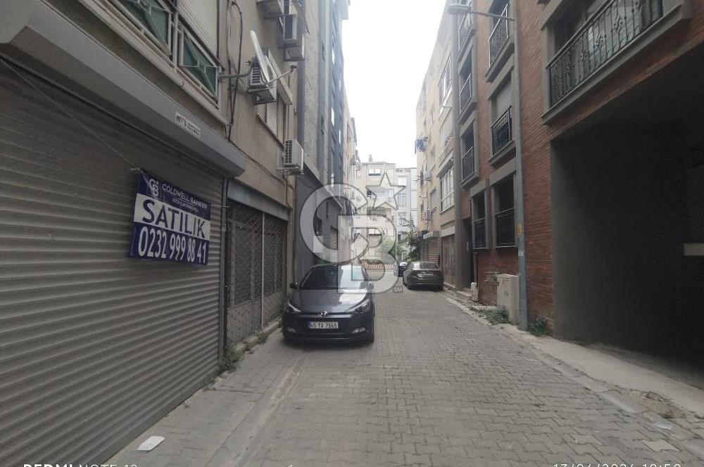 KARŞIYAKA ALAYBEY'DE; TUVALETİ OLAN, SAHİLE YAKIN SATILIK DÜKKAN