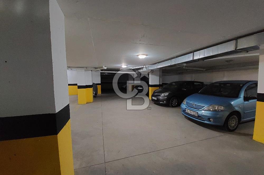 Şerifalide Site içerisinde Geniş ve Ferah Satılık 1+1 Daire