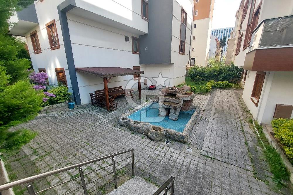 Şerifalide Site içerisinde Geniş ve Ferah Satılık 1+1 Daire
